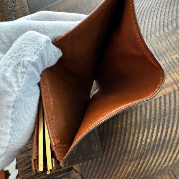 Louis Vuitton vintage compact kiss lock wallet - Picture 12 of 16